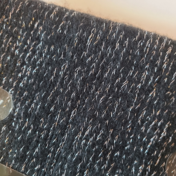 Steve Madden Winter Set Metallic Shimmer Knit Gloves And Fringe Scarf Bundle NWT - Picture 6 of 6